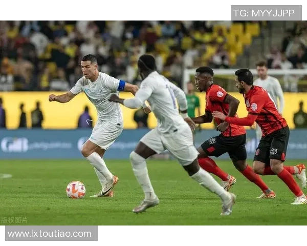 足球明星背后的感人故事与奋斗历程揭秘 足球明星背后的感人故事与奋斗历程揭秘