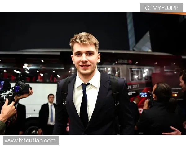 颜值与球技并存足球明星们的魅力与风采大揭秘 颜值与球技并存足球明星们的魅力与风采大揭秘